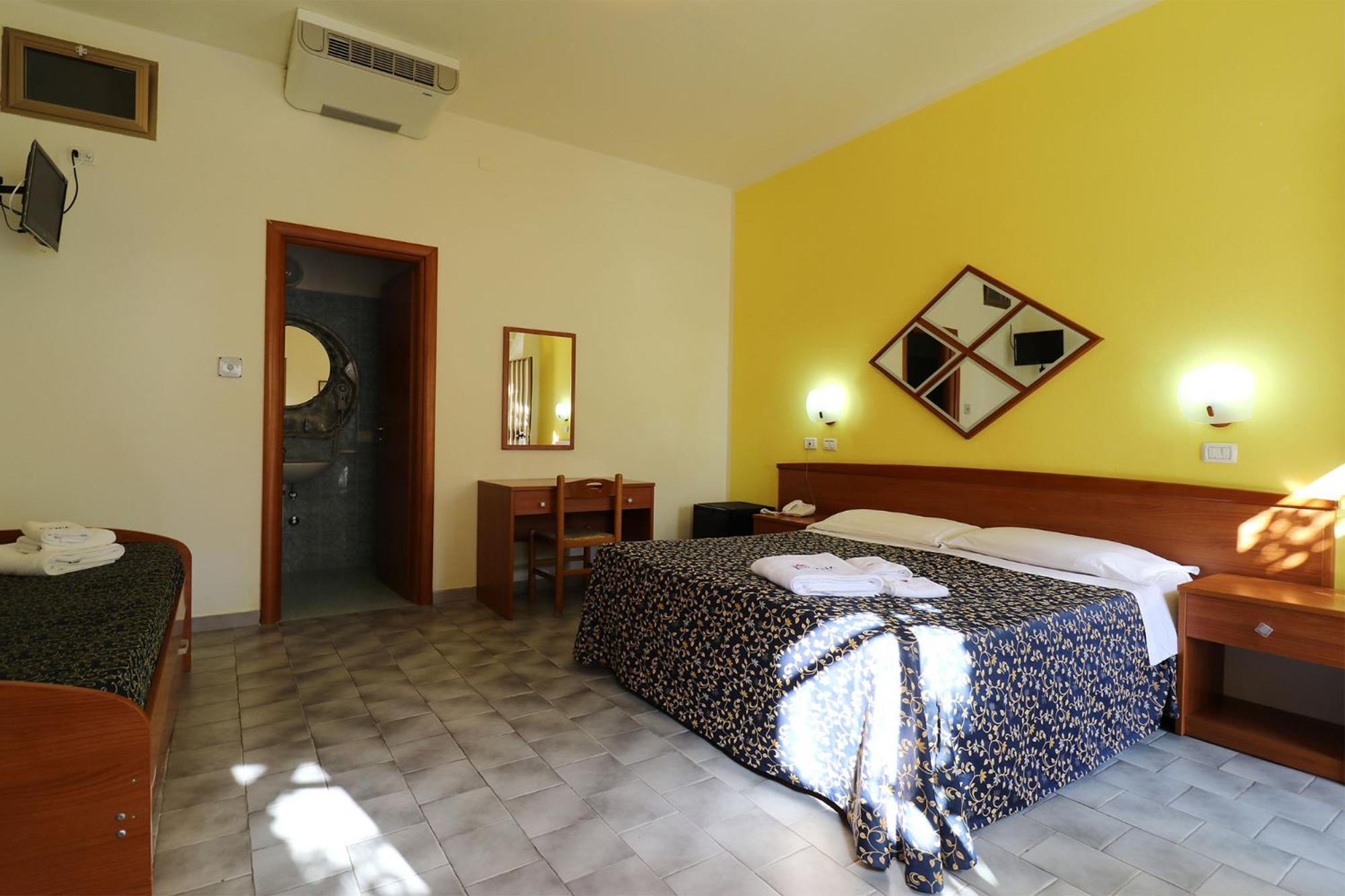 Nirvana Club Village Botricello Room photo