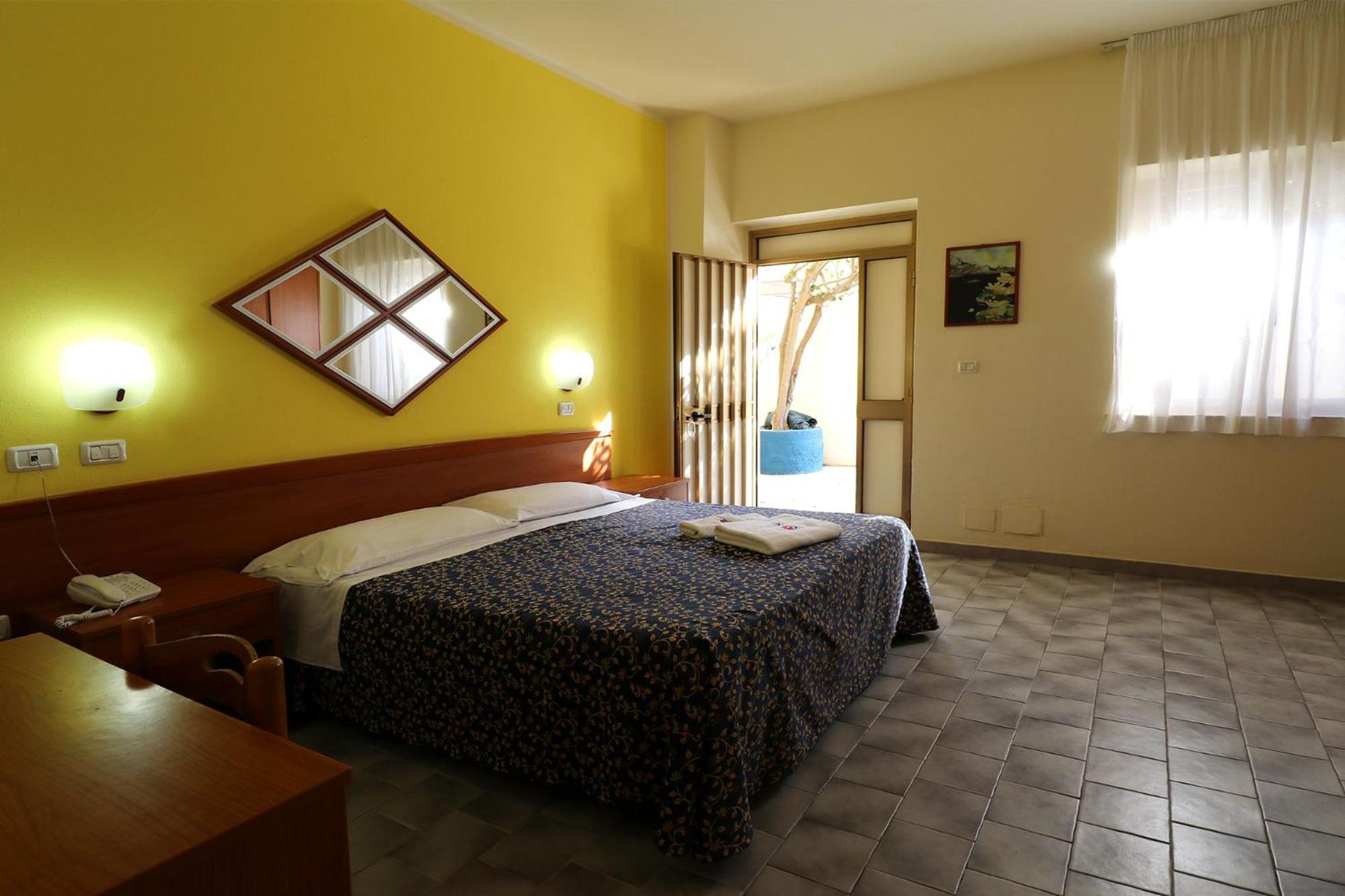 Nirvana Club Village Botricello Room photo