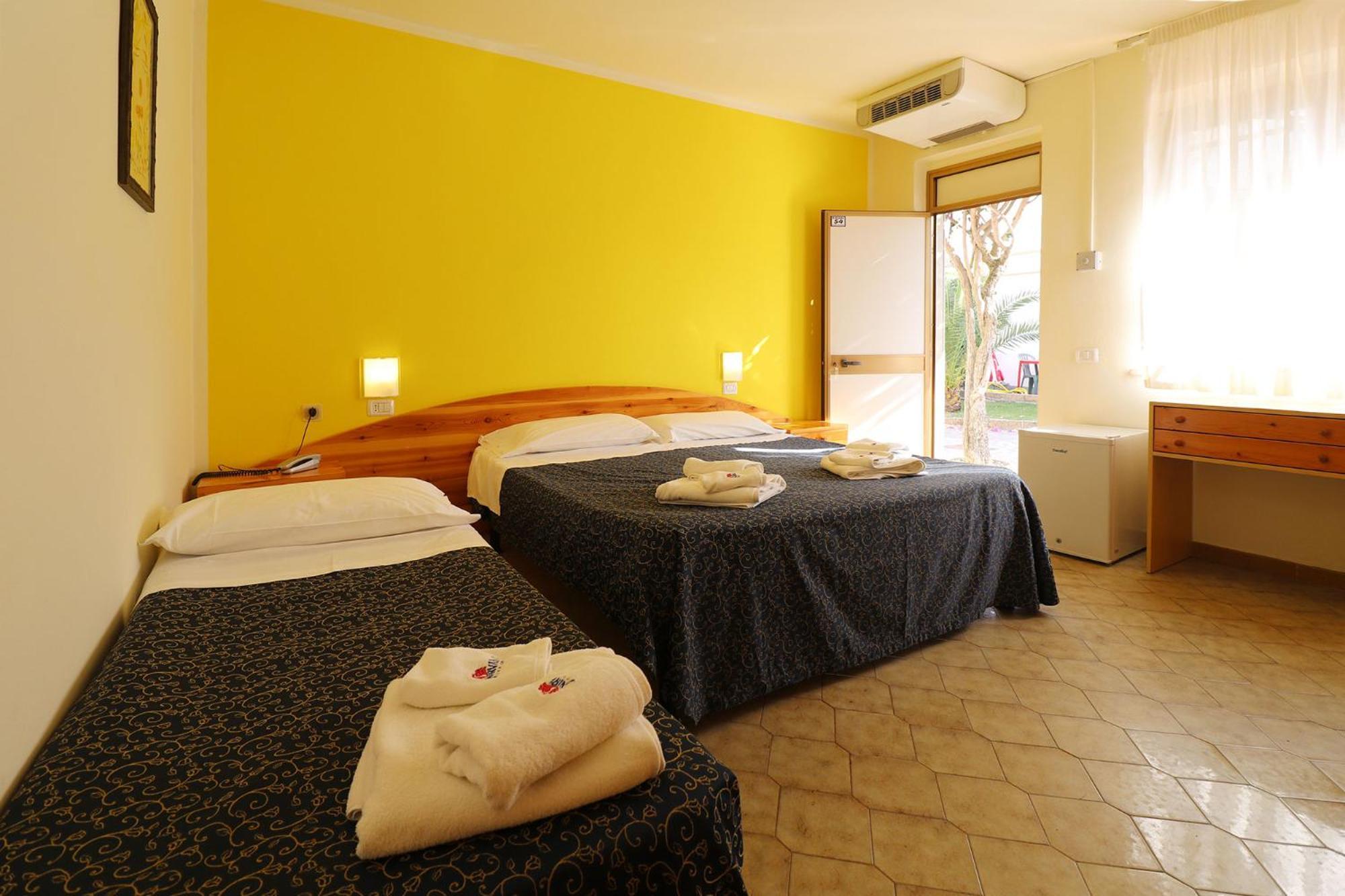 Nirvana Club Village Botricello Room photo