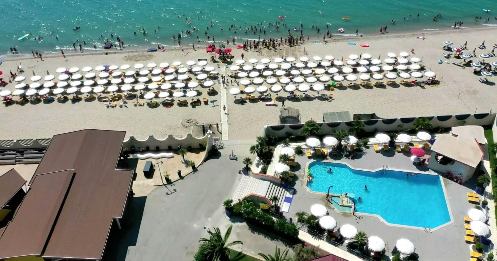 Nirvana Club Village Botricello Exterior photo